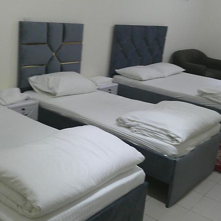 Ruby Star Hostel Dubai F2 Extérieur photo