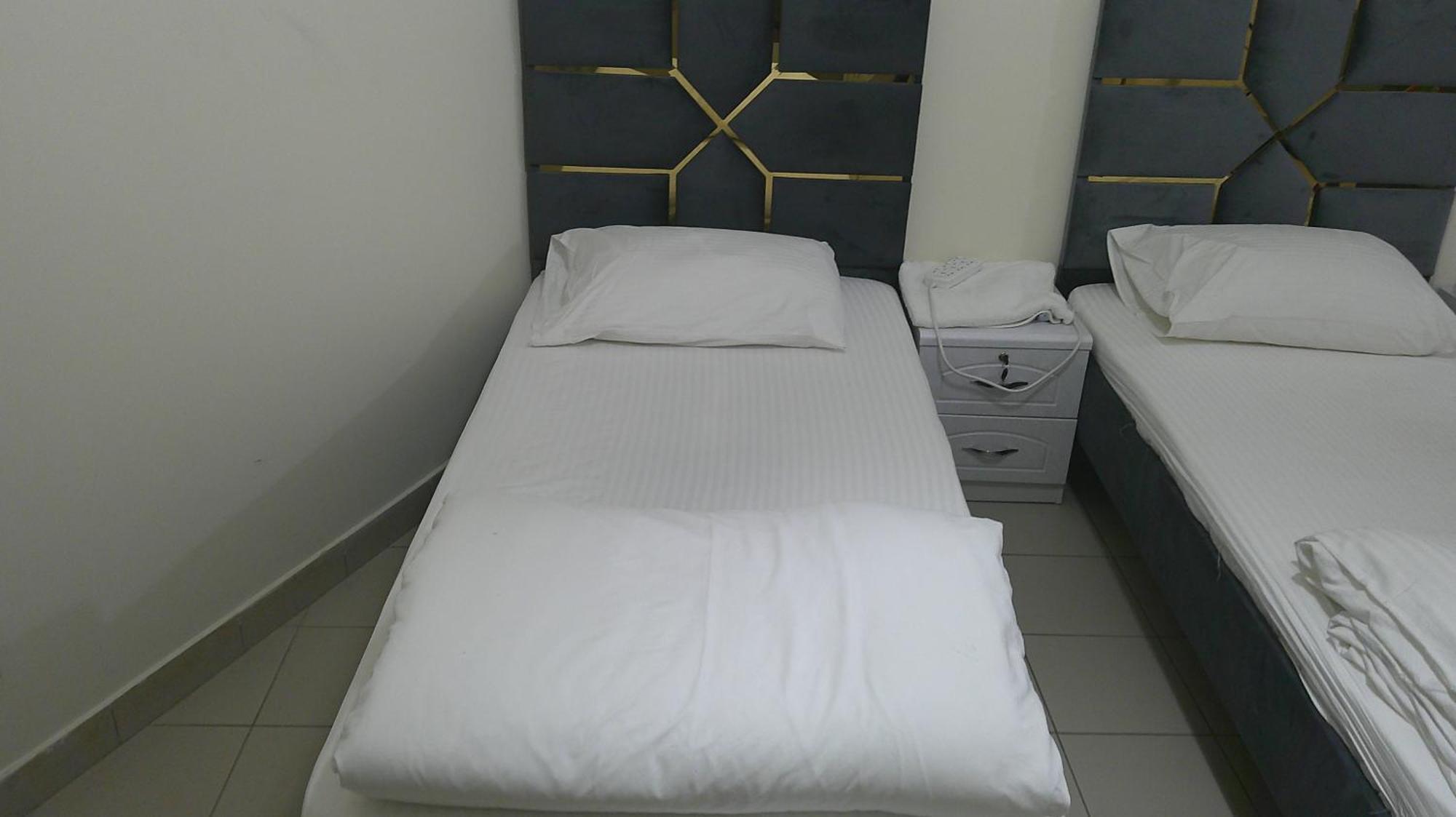Ruby Star Hostel Dubai F2 Extérieur photo